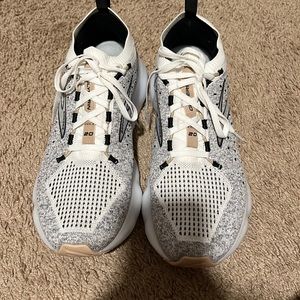 Brooks Tennis Shoes